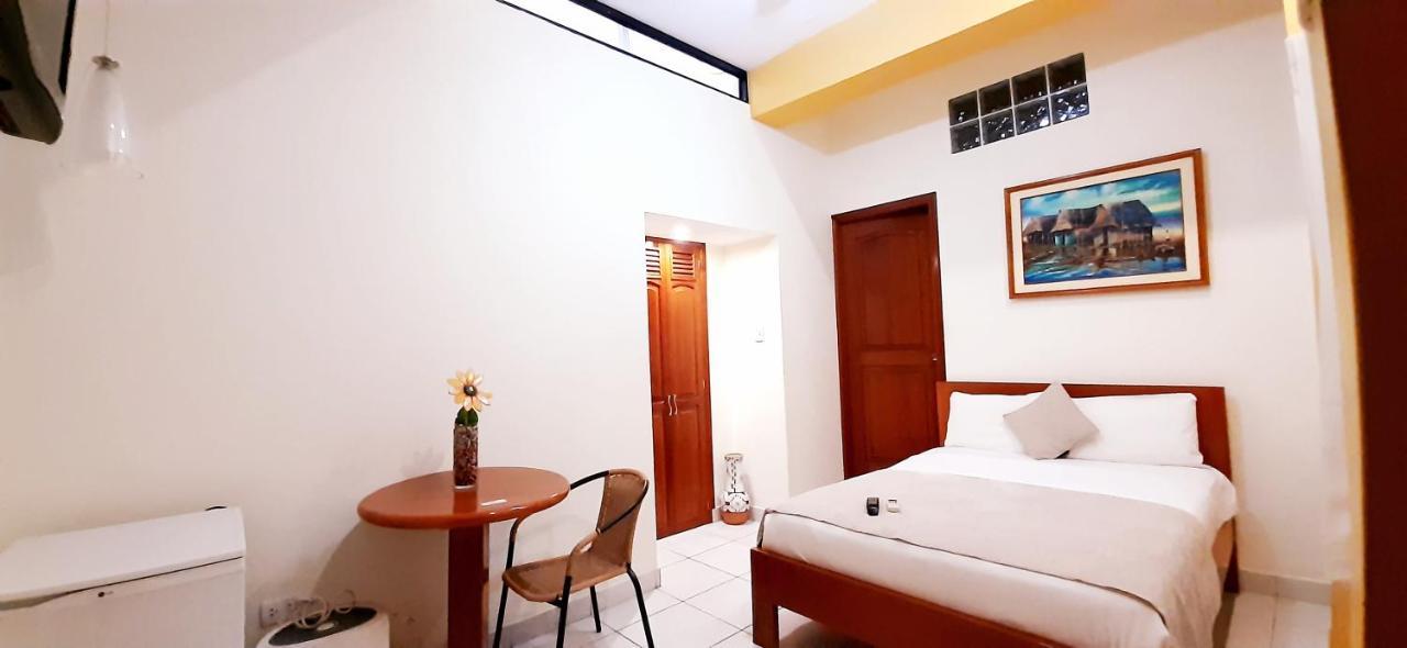 Hostal Huayruro Iquitos Exterior foto