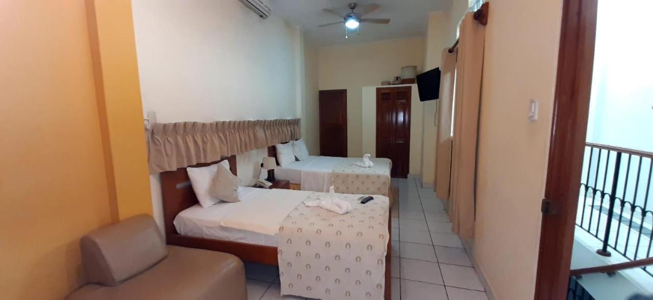 Hostal Huayruro Iquitos Exterior foto