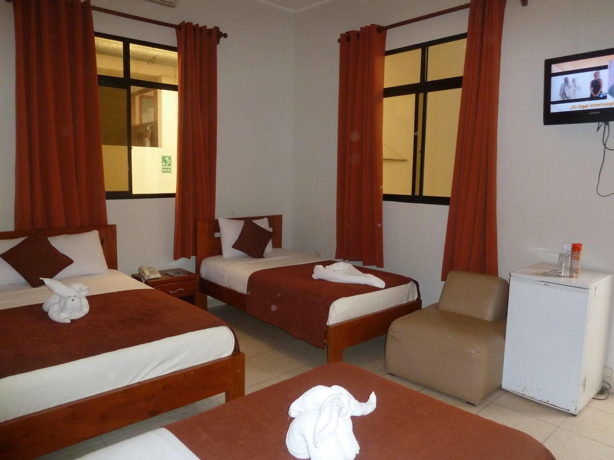 Hostal Huayruro Iquitos Exterior foto