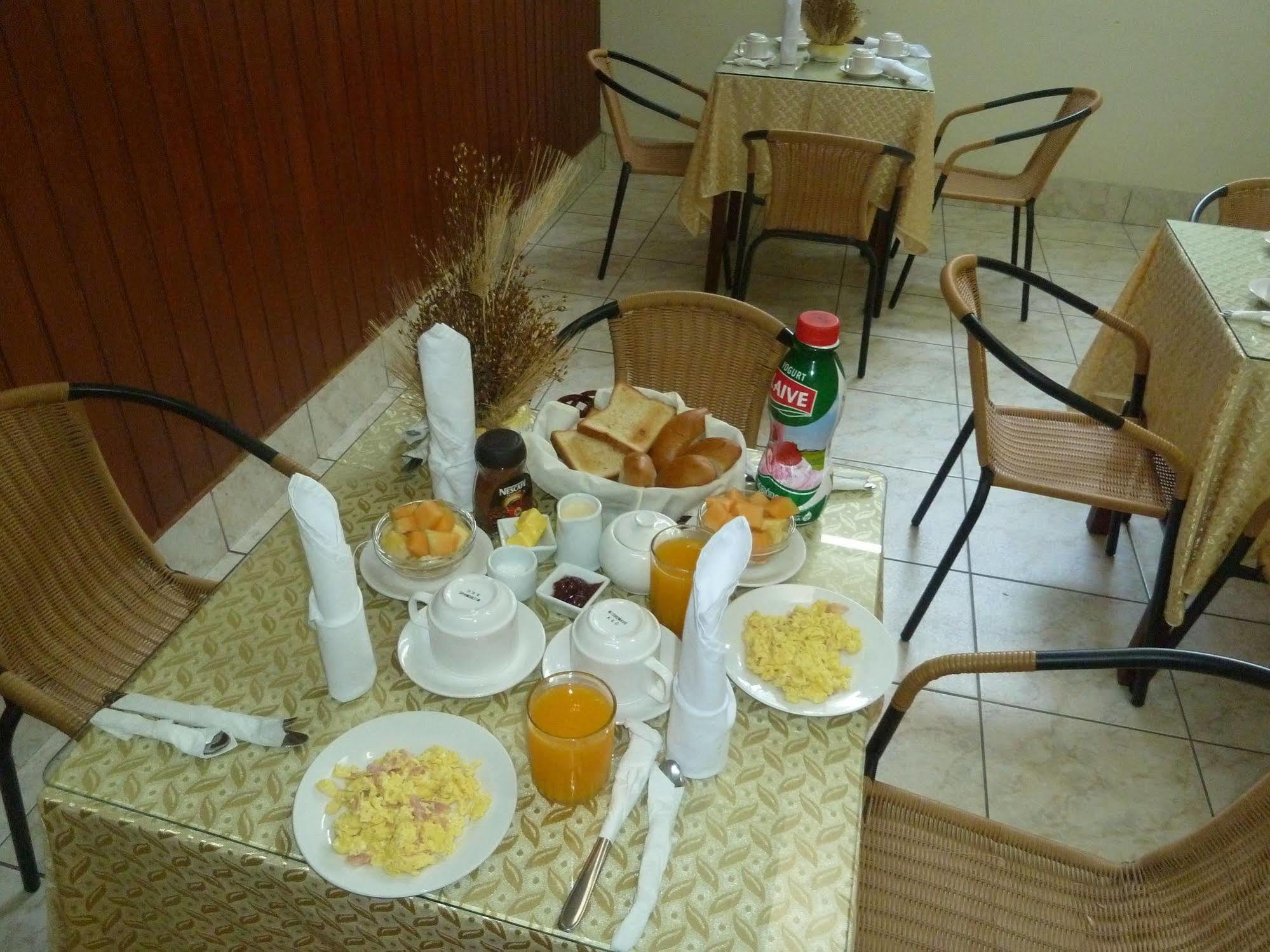 Hostal Huayruro Iquitos Exterior foto